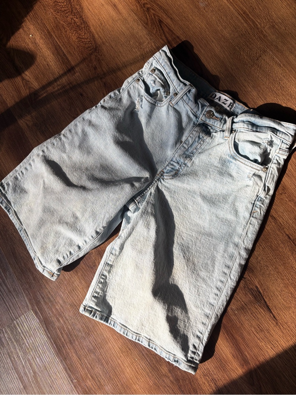 DAZE Light Wash High Rise Jorts 26/27”